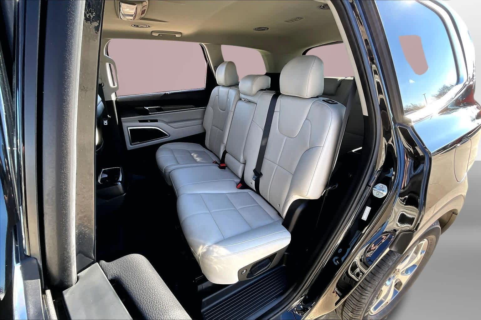 Thumbnail: 2020 Kia Telluride - 25