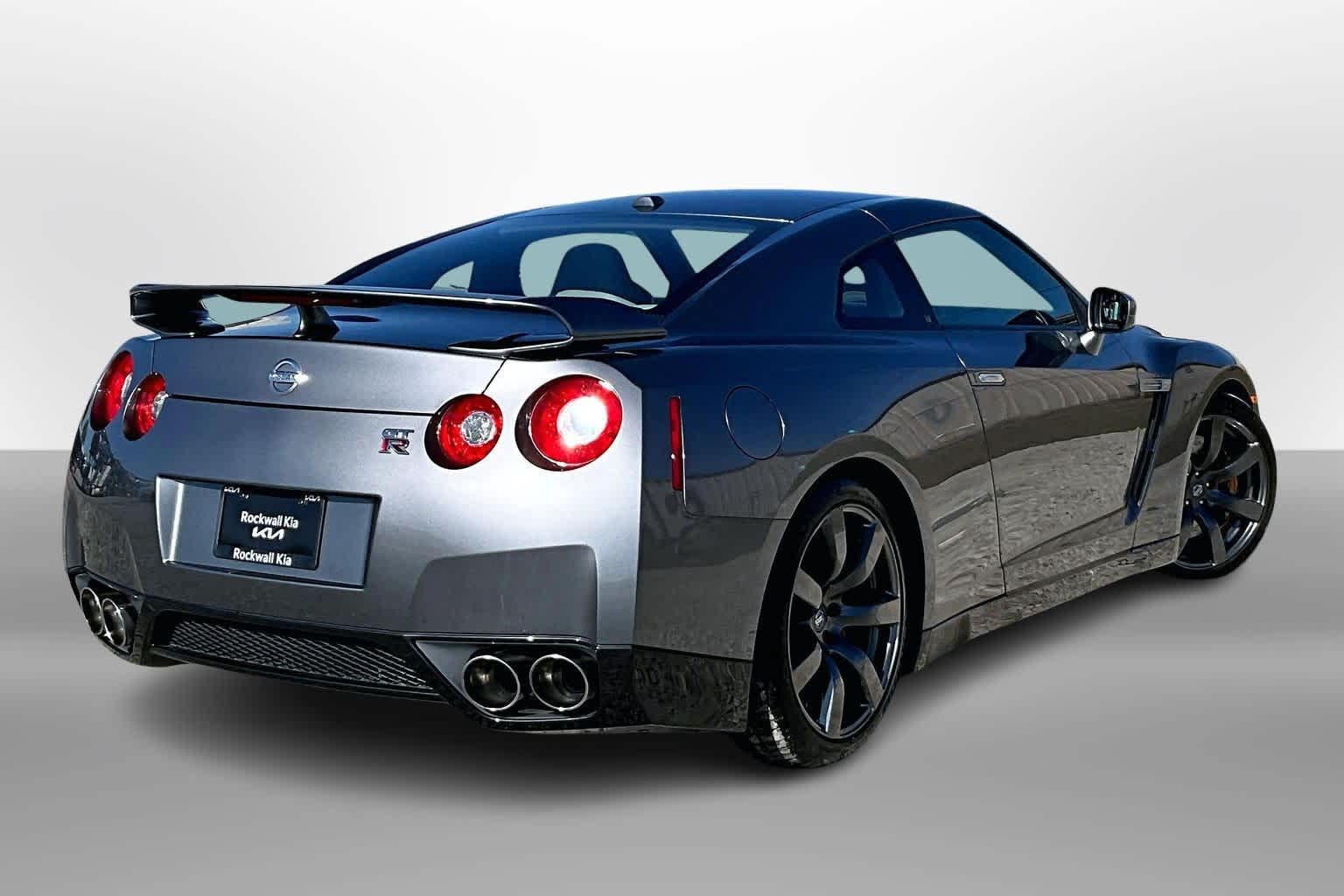 Thumbnail: 2010 Nissan GT-R - 2