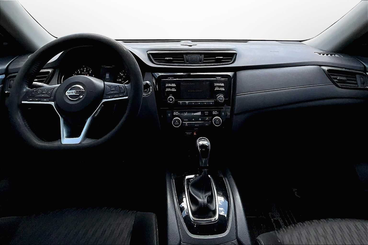 Thumbnail: 2017 Nissan Rogue - 13