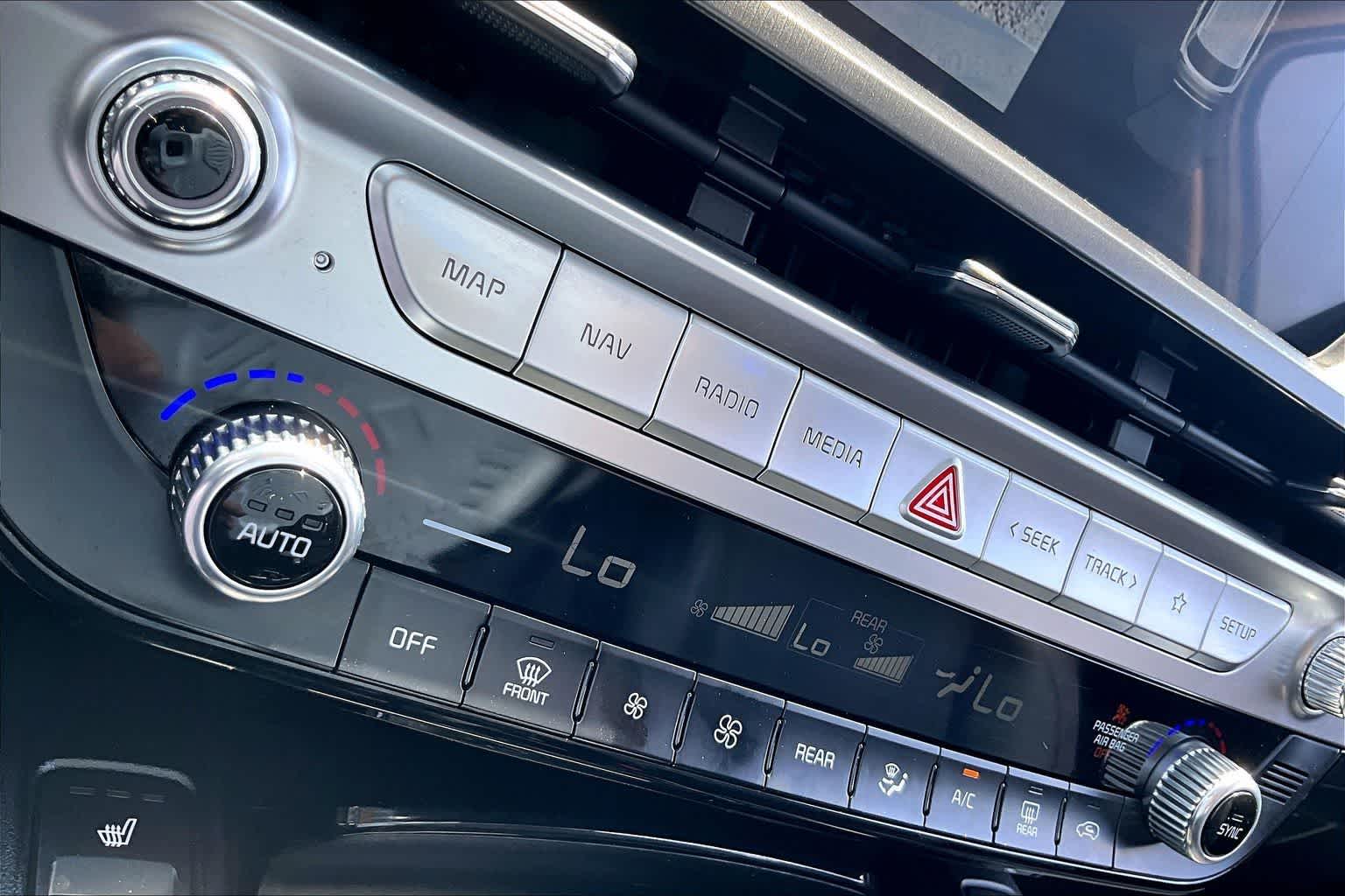Thumbnail: 2024 Kia Telluride - 23