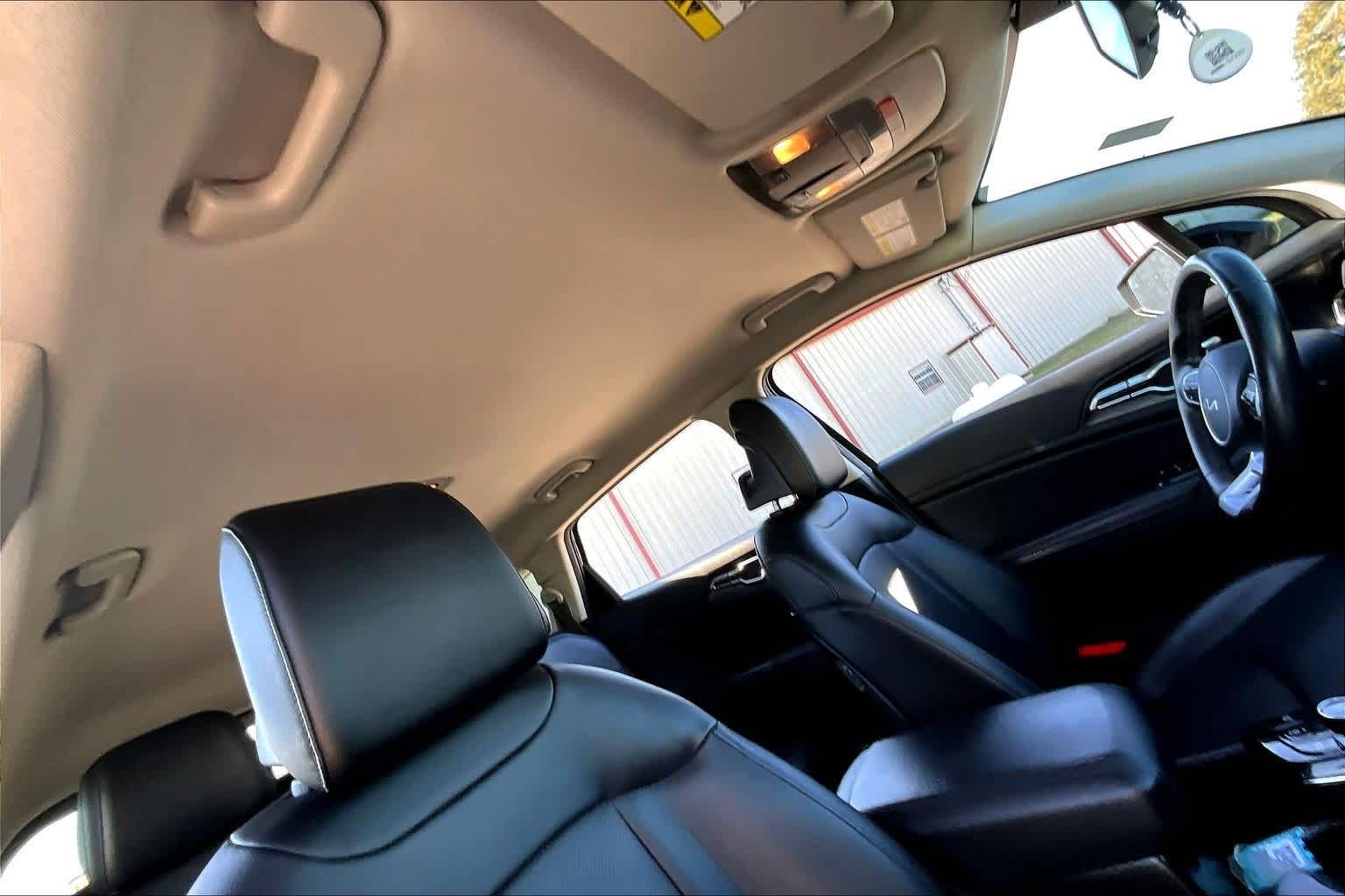 Thumbnail: 2023 Kia Sportage - 16