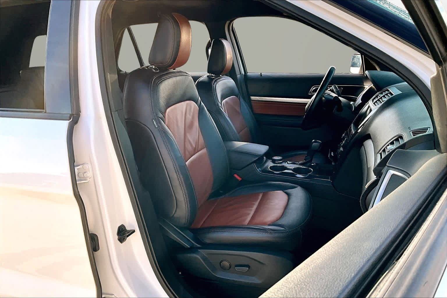 Thumbnail: 2019 Ford Explorer - 7