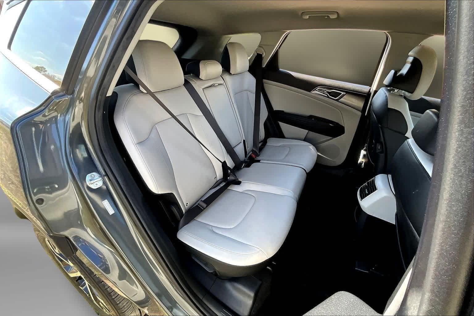 Thumbnail: 2023 Kia Sportage - 28