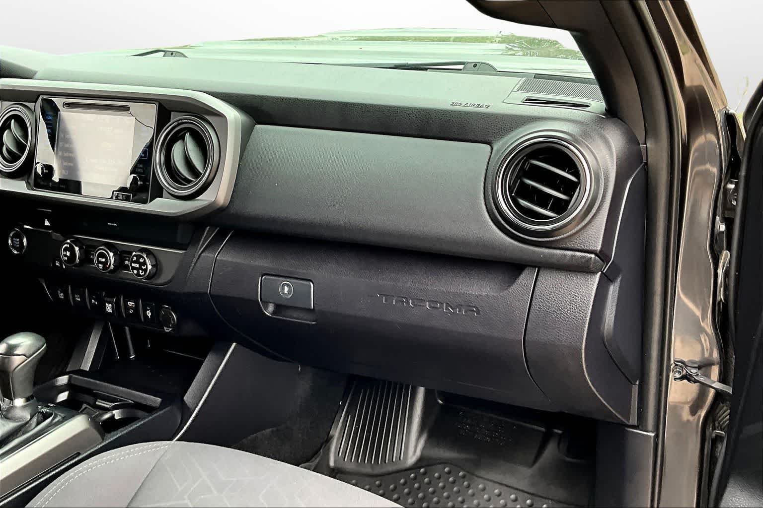 Thumbnail: 2019 Toyota Tacoma - 14