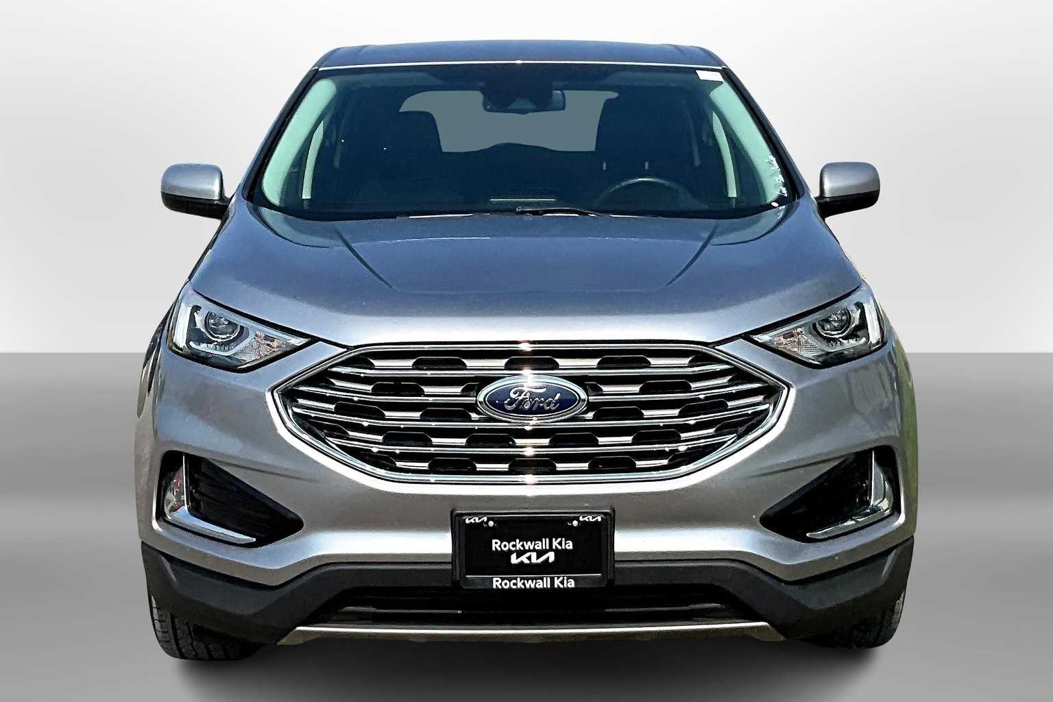 2022 Ford Edge SEL photo 3