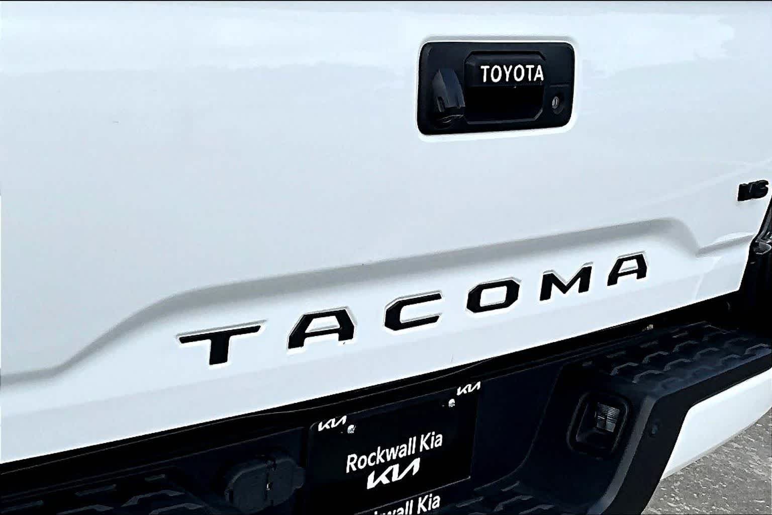 Thumbnail: 2020 Toyota Tacoma - 31