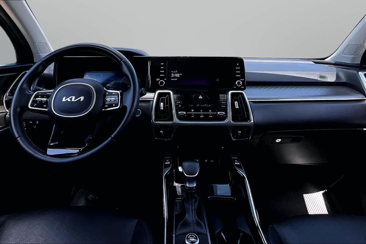 Thumbnail: 2023 Kia Sorento - 13