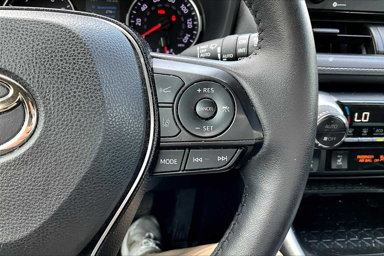 Thumbnail: 2020 Toyota RAV4 - 20