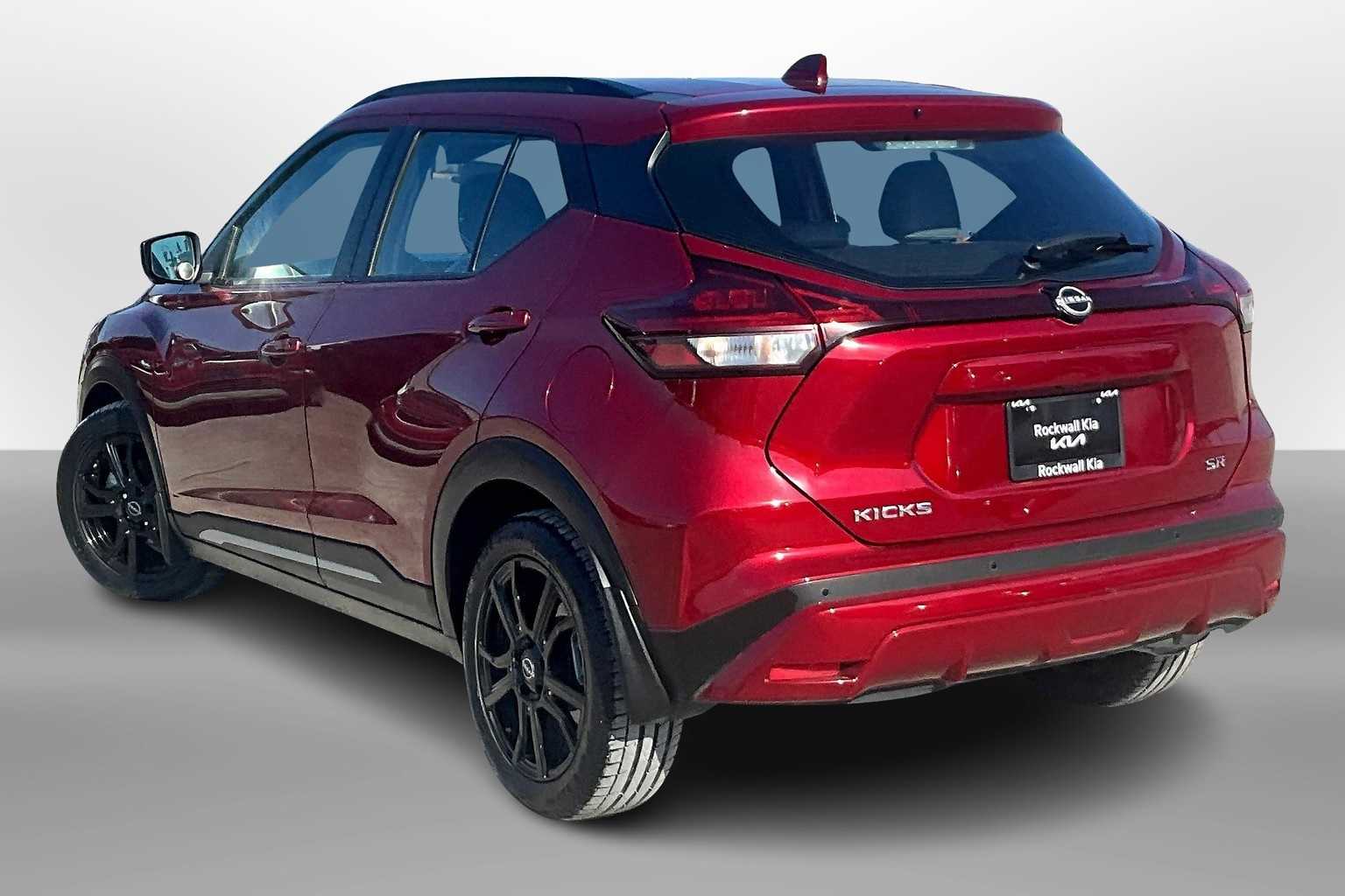 Thumbnail: 2023 Nissan Kicks - 11