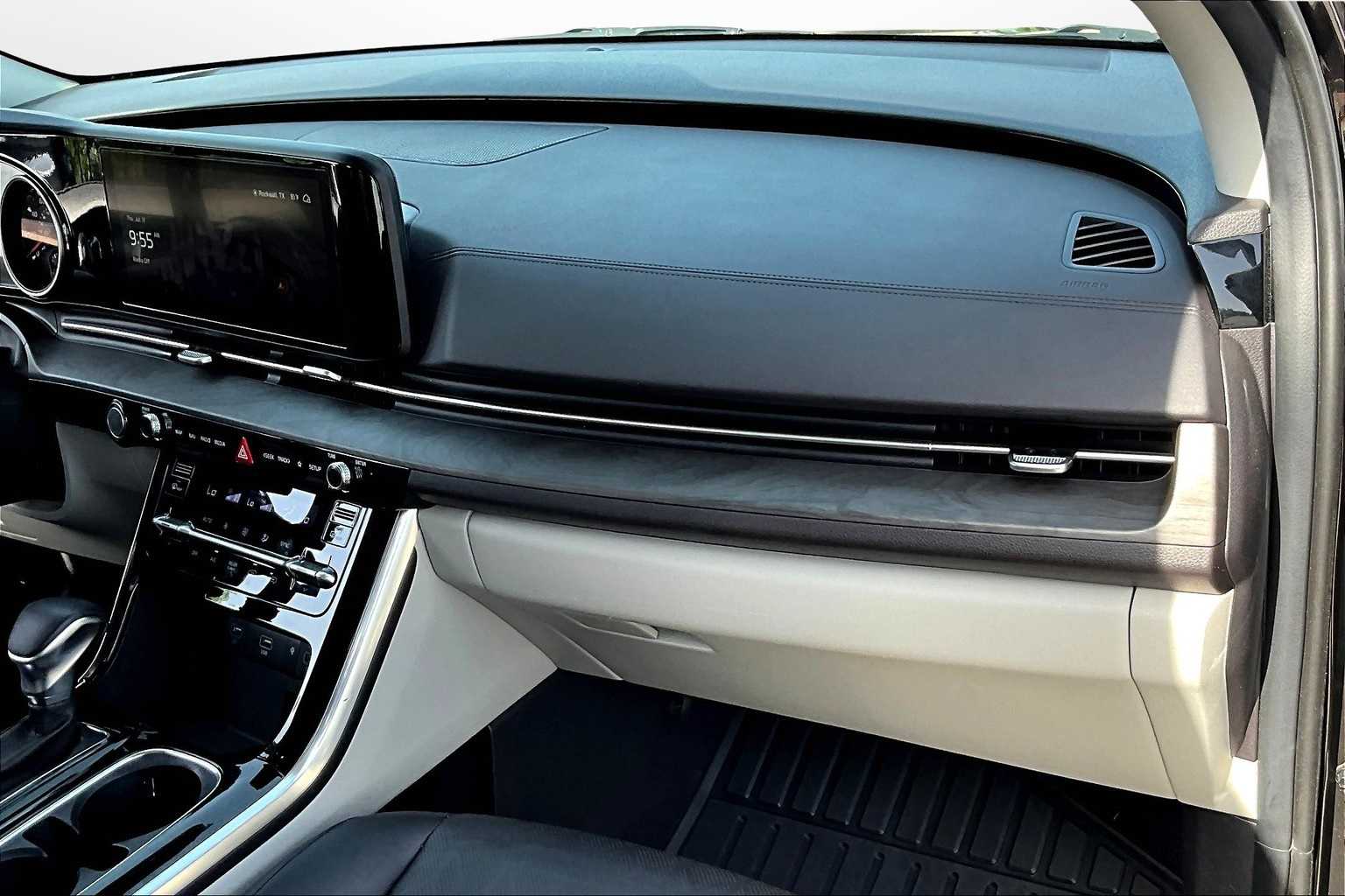 Thumbnail: 2024 Kia Carnival - 15