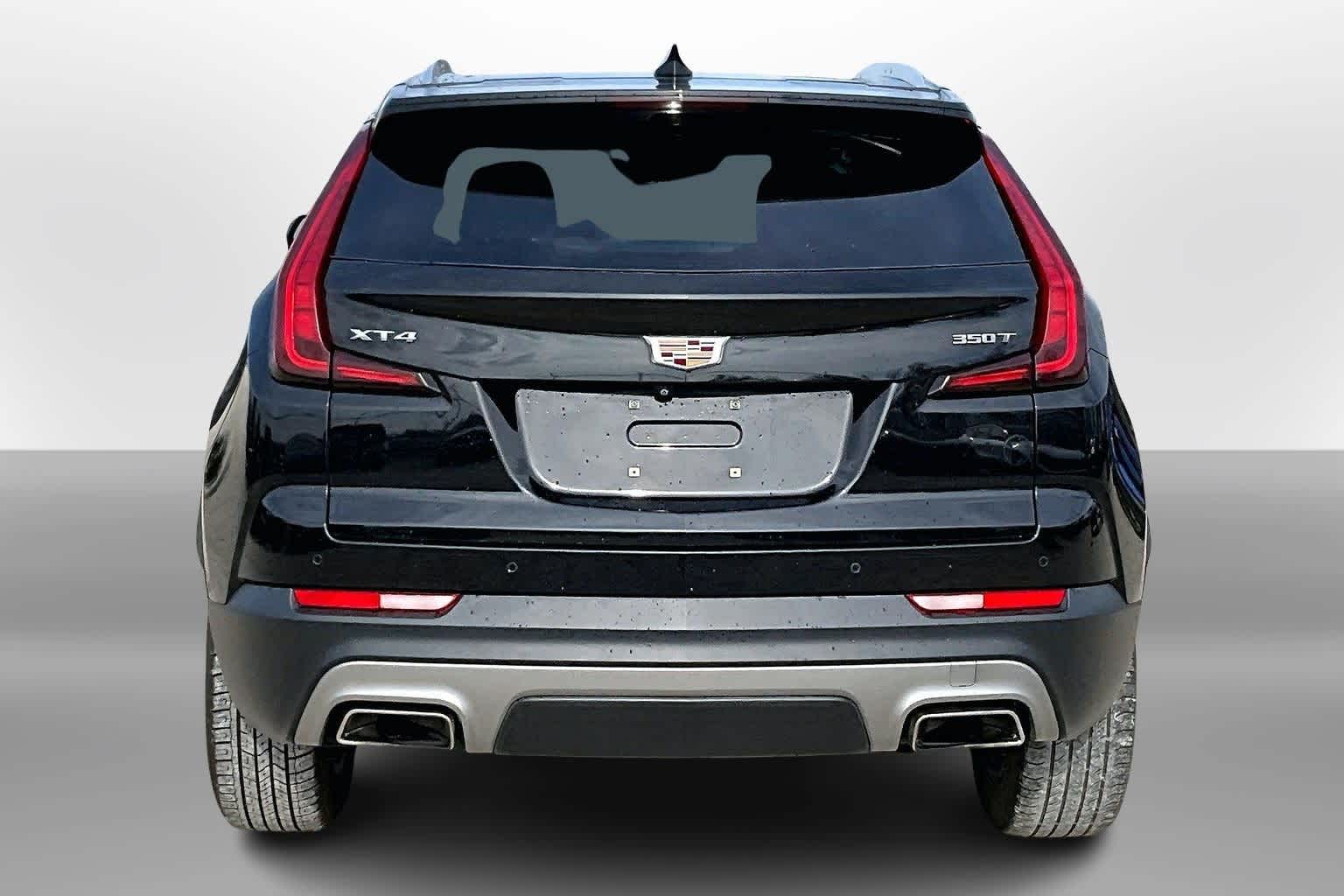 Thumbnail: 2022 Cadillac XT4 - 4