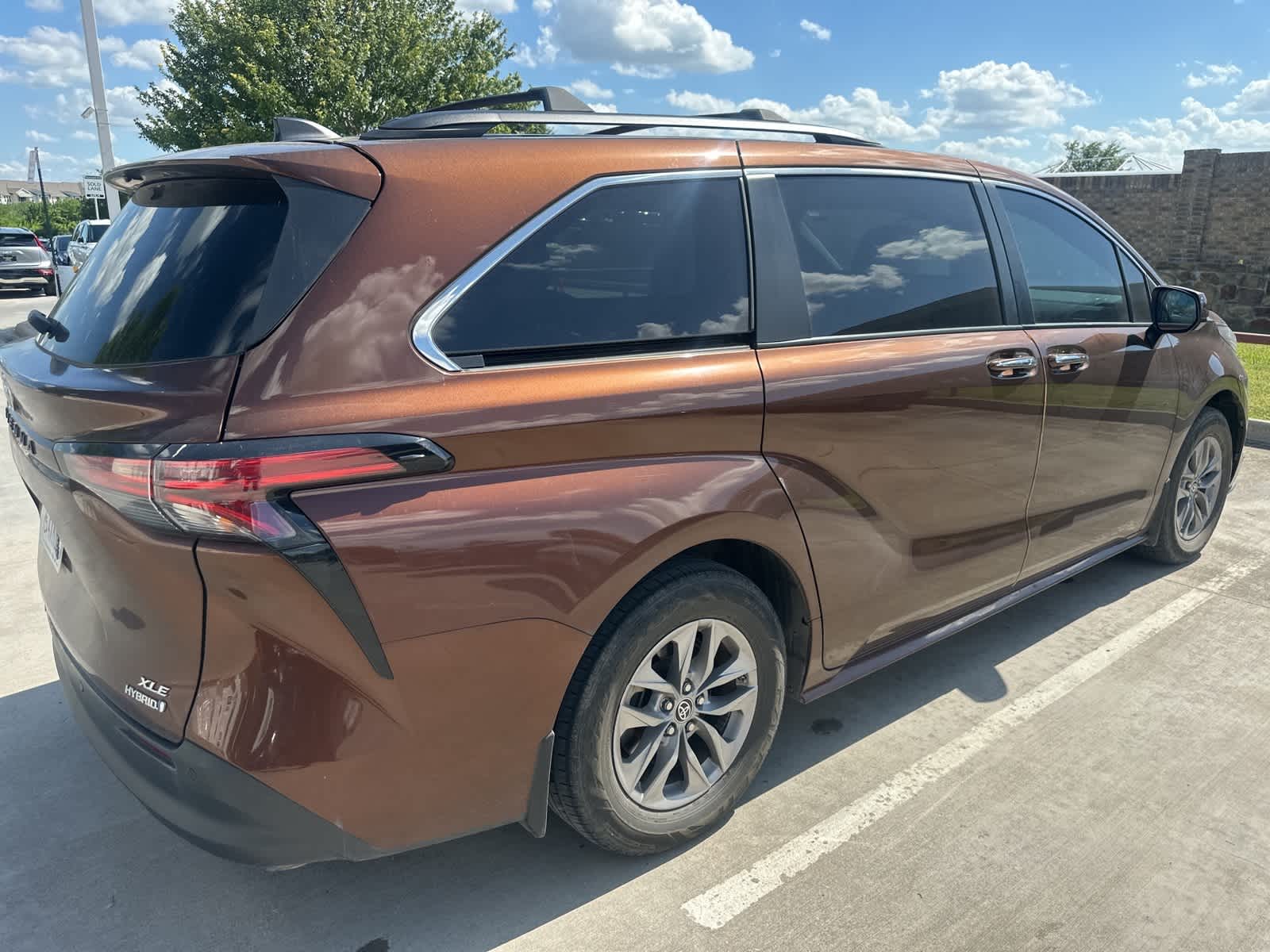 Thumbnail: 2022 Toyota Sienna - 5