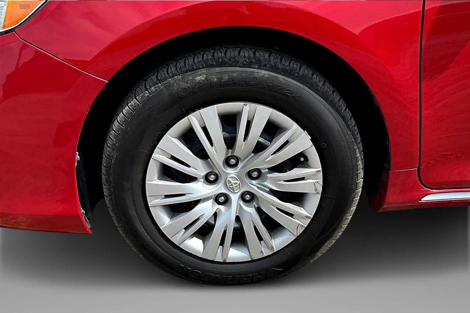 Thumbnail: 2012 Toyota Camry - 8