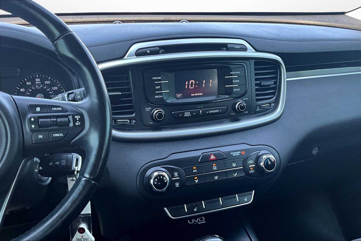 Thumbnail: 2016 Kia Sorento - 6
