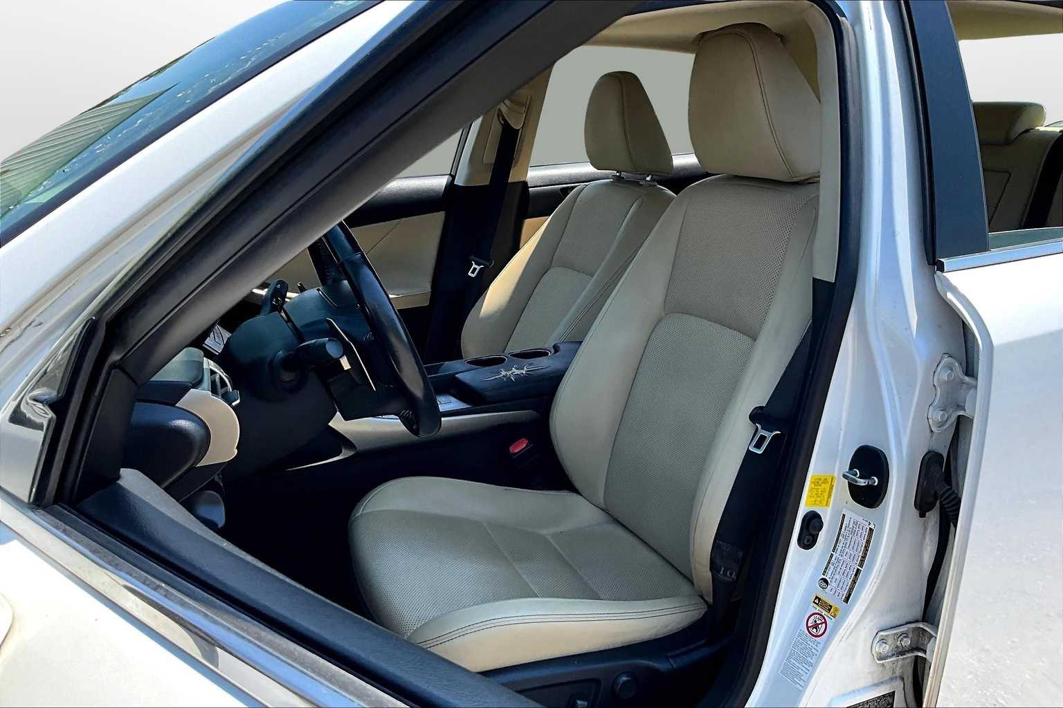 Thumbnail: 2016 Lexus IS - 24