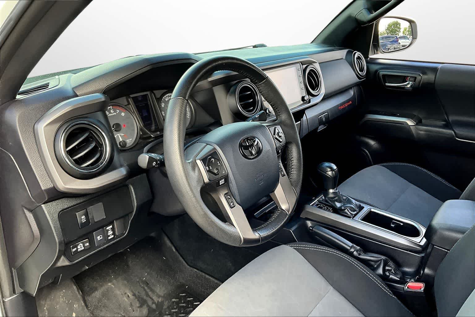 Thumbnail: 2020 Toyota Tacoma - 12