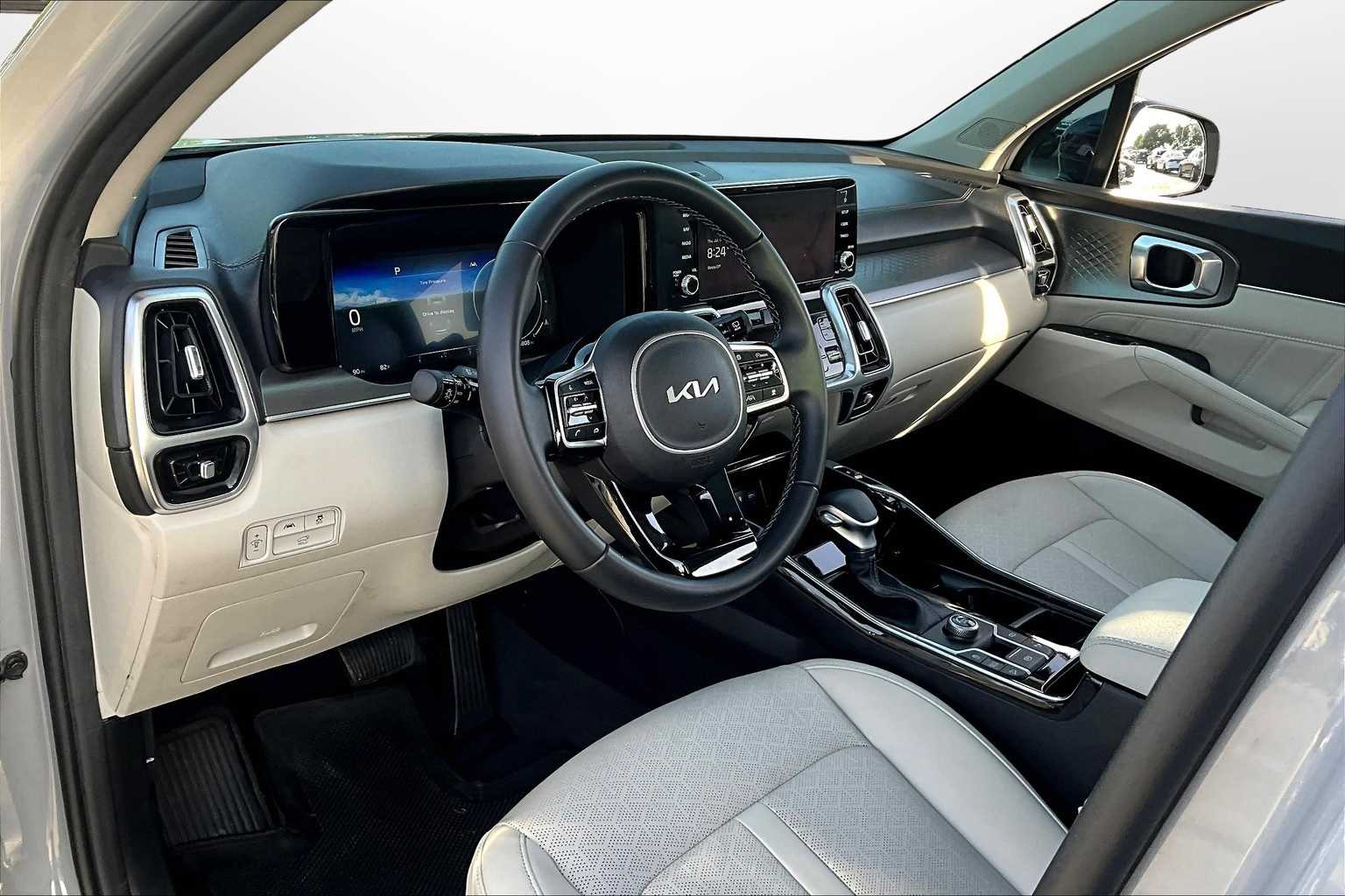 Thumbnail: 2023 Kia Sorento - 12