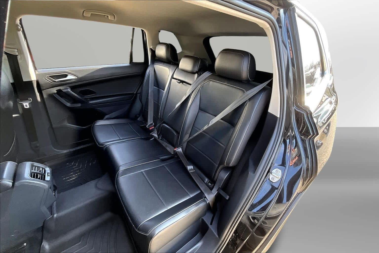 Thumbnail: 2021 Volkswagen Tiguan - 24