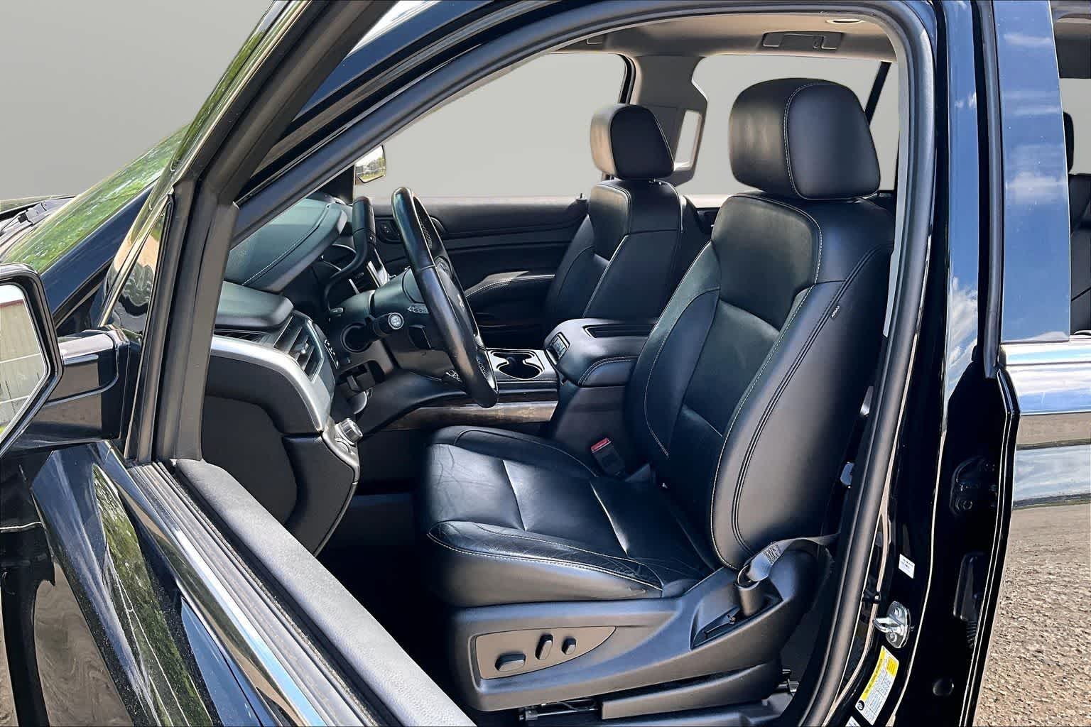 Thumbnail: 2019 Chevrolet Tahoe - 23