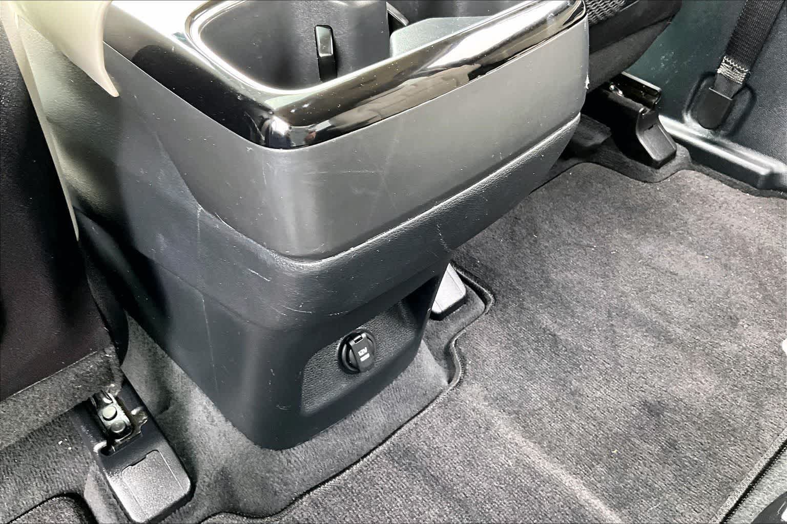 Thumbnail: 2023 Kia Telluride - 22