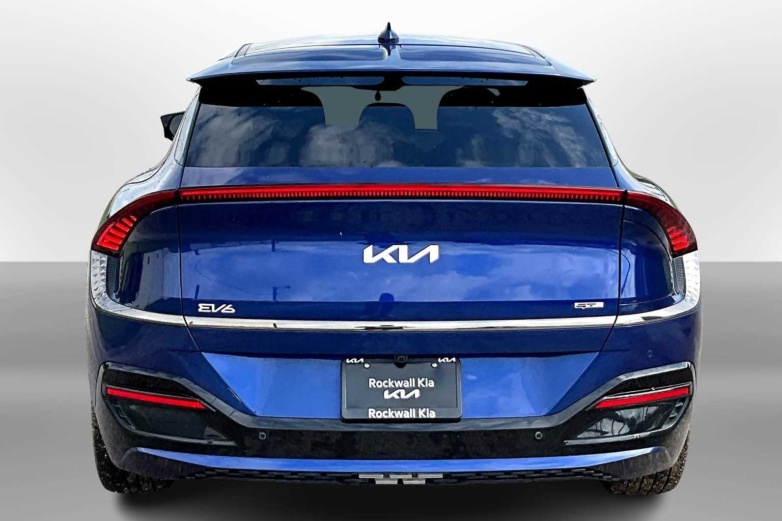 Thumbnail: 2022 Kia EV6 - 4