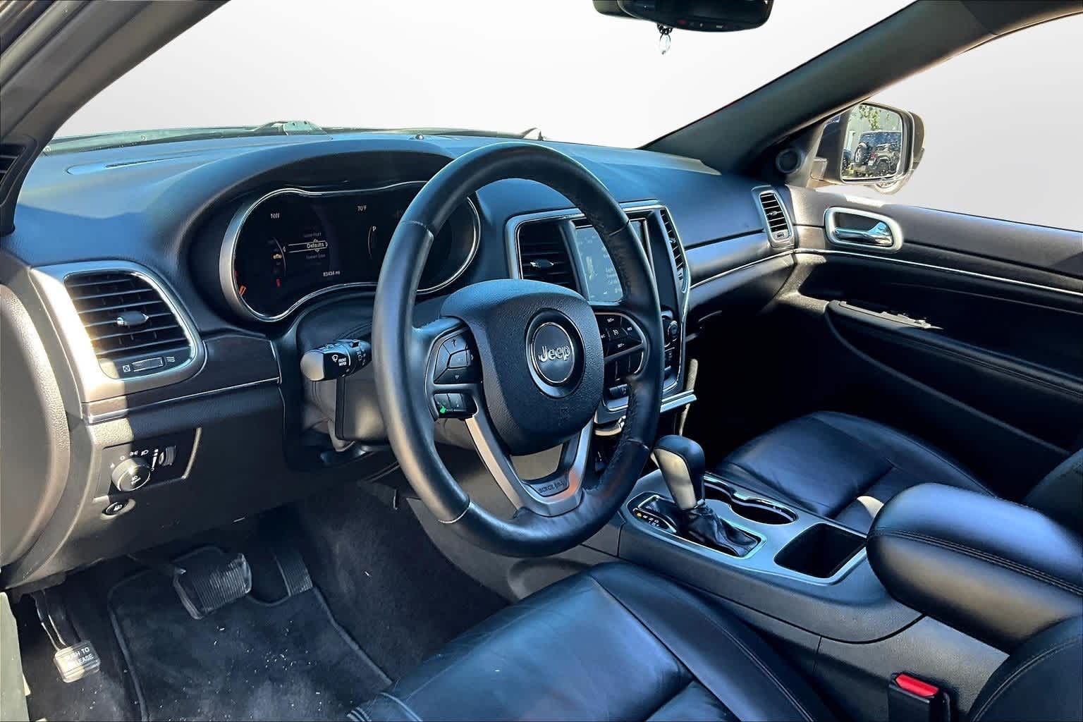 Thumbnail: 2018 Jeep Grand Cherokee - 12