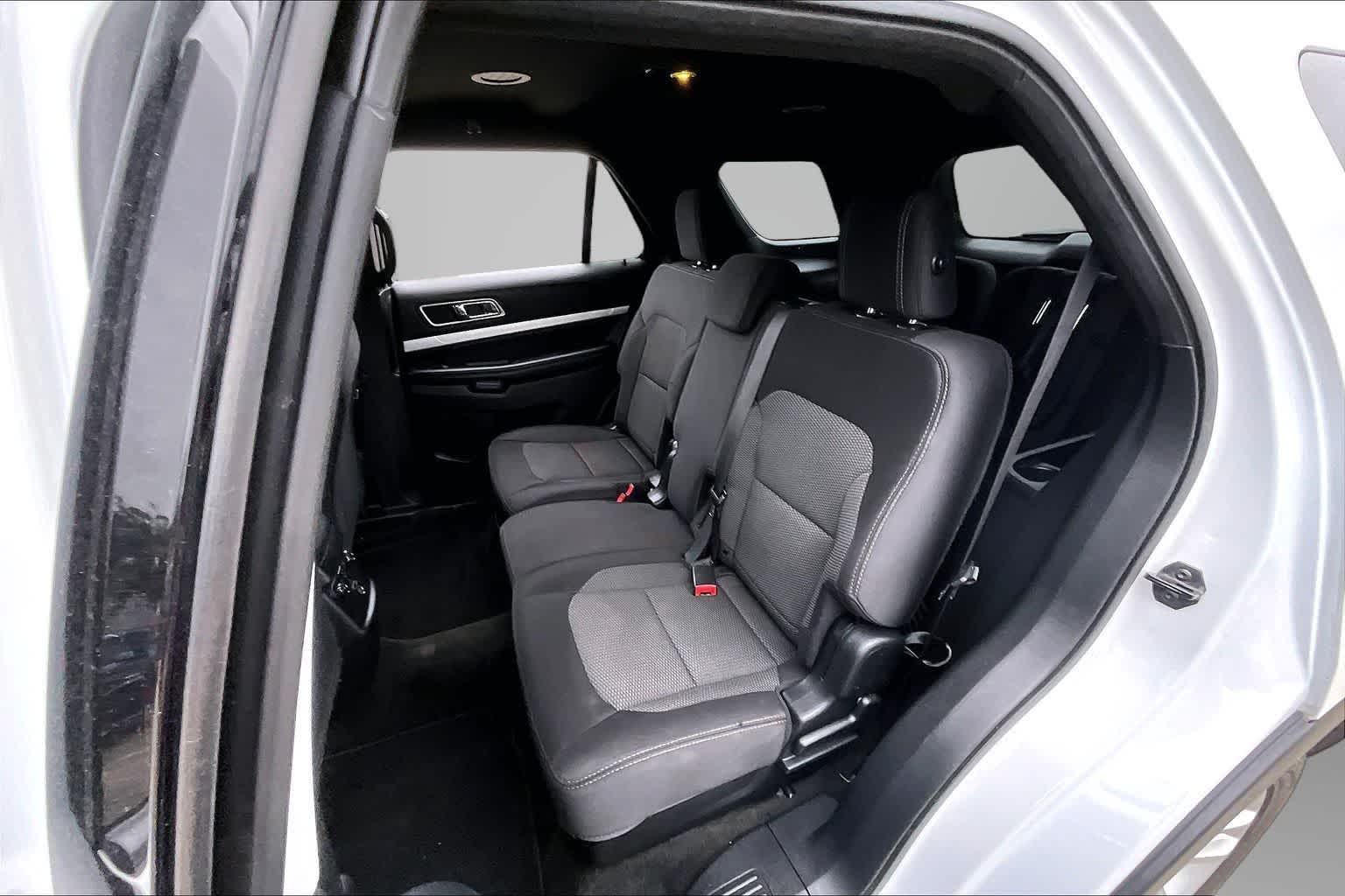 Thumbnail: 2017 Ford Explorer - 25
