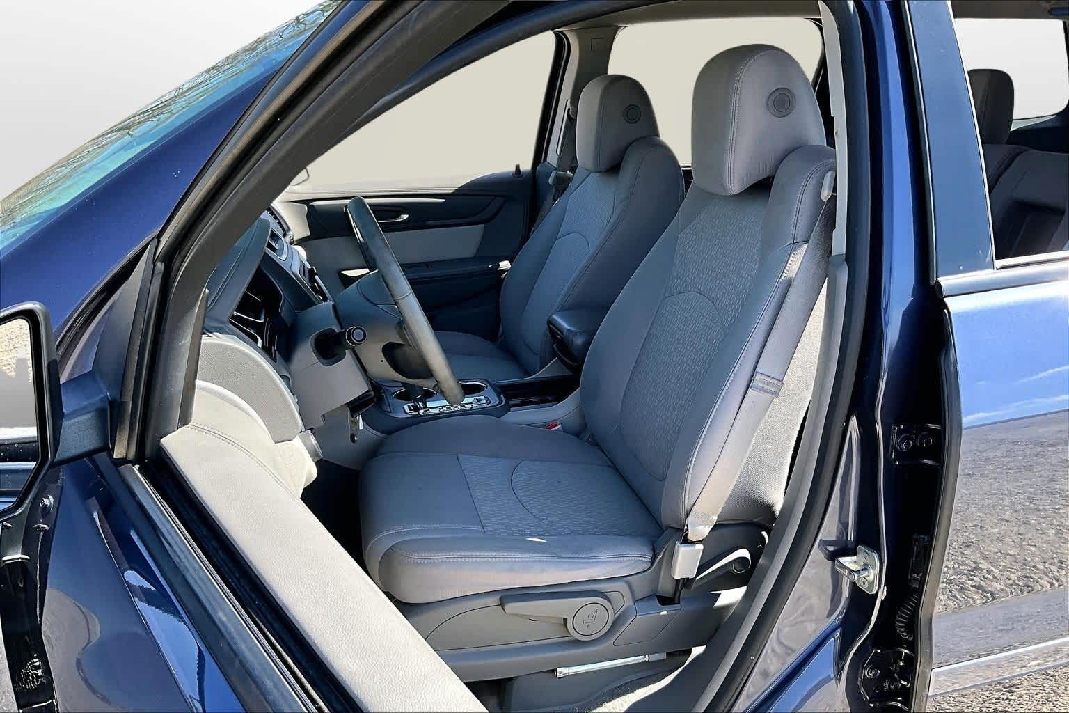 Thumbnail: 2013 GMC Acadia - 24