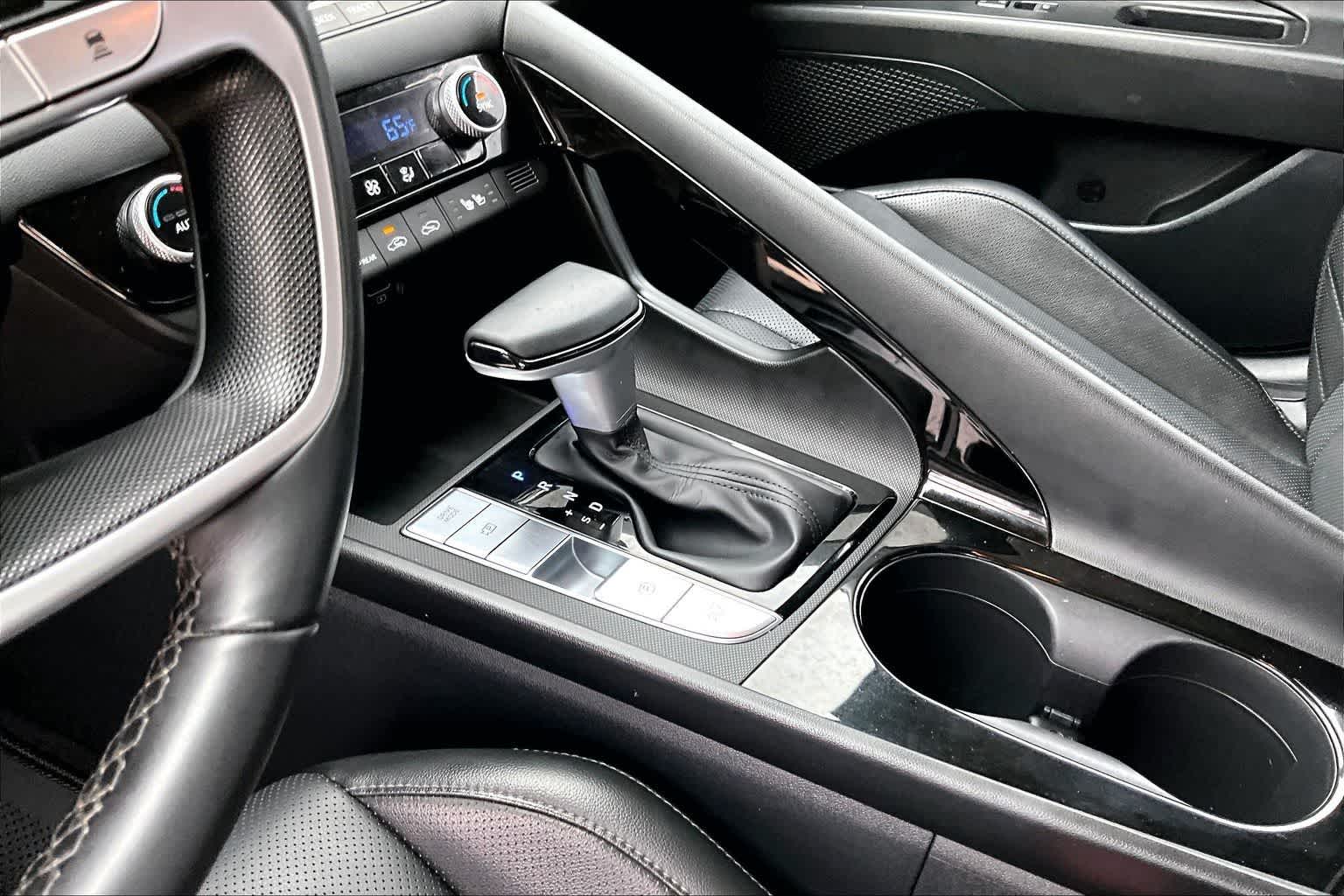 Thumbnail: 2023 Hyundai Elantra - 12