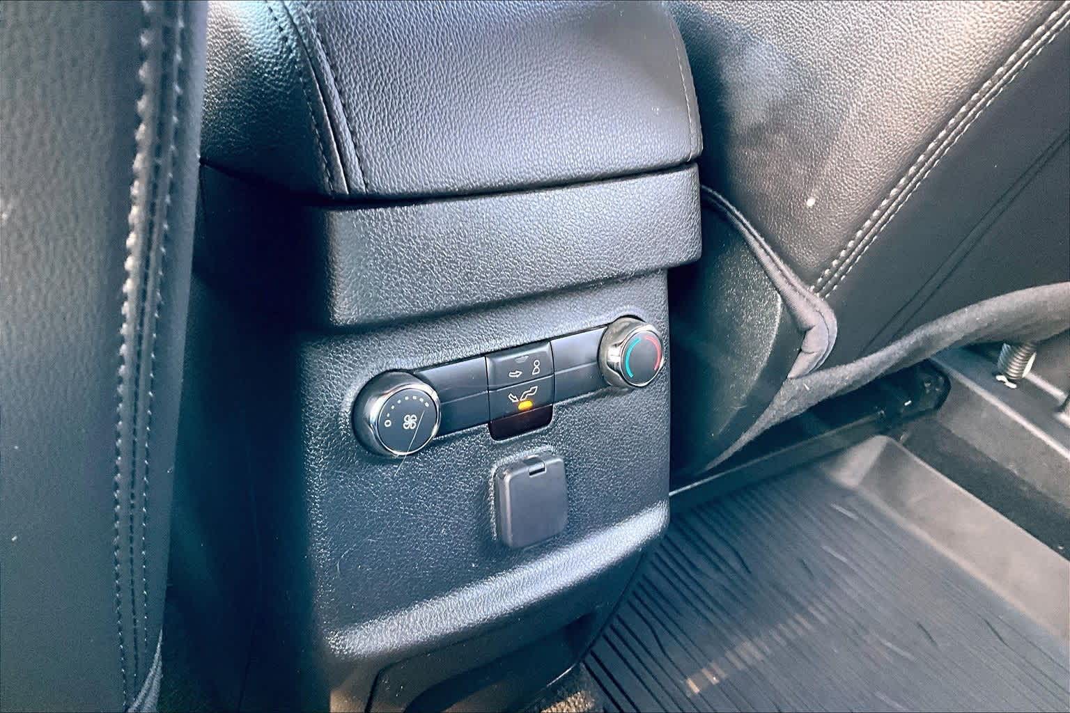 Thumbnail: 2019 Ford Explorer - 23