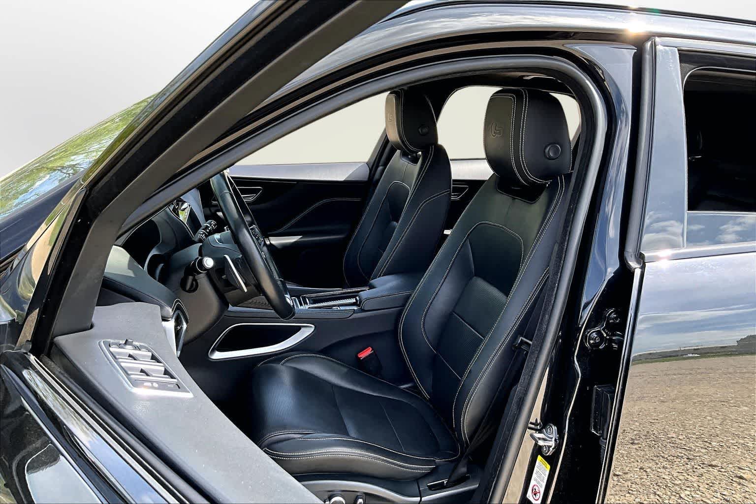 Thumbnail: 2019 Jaguar F-Pace - 23