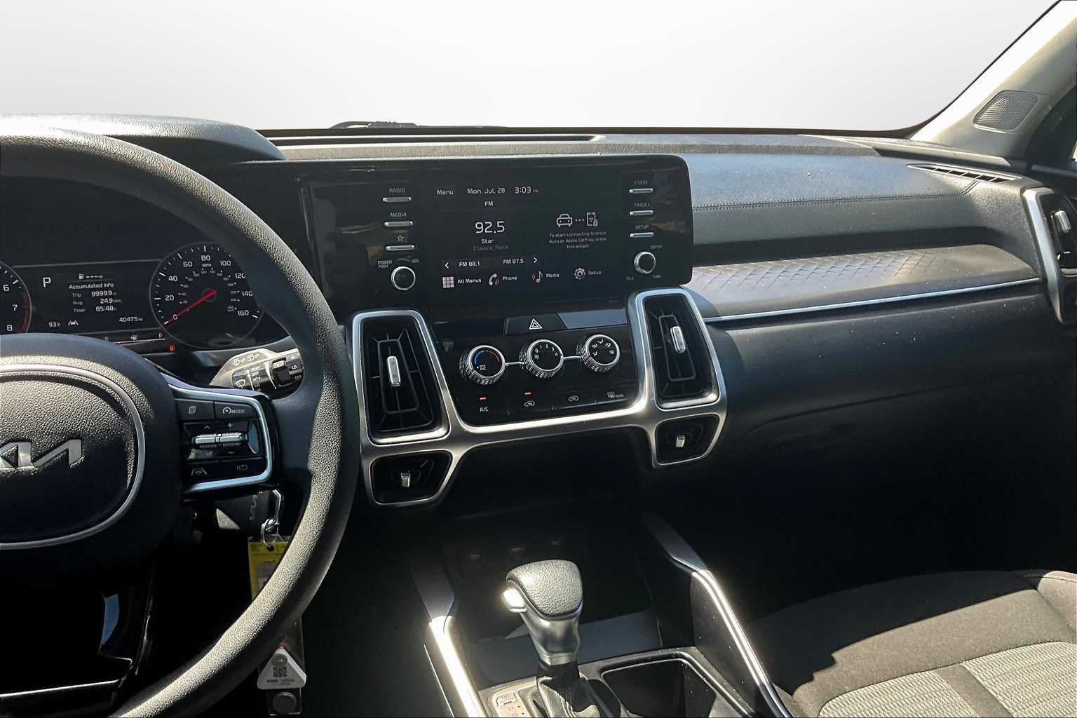 Thumbnail: 2022 Kia Sorento - 6