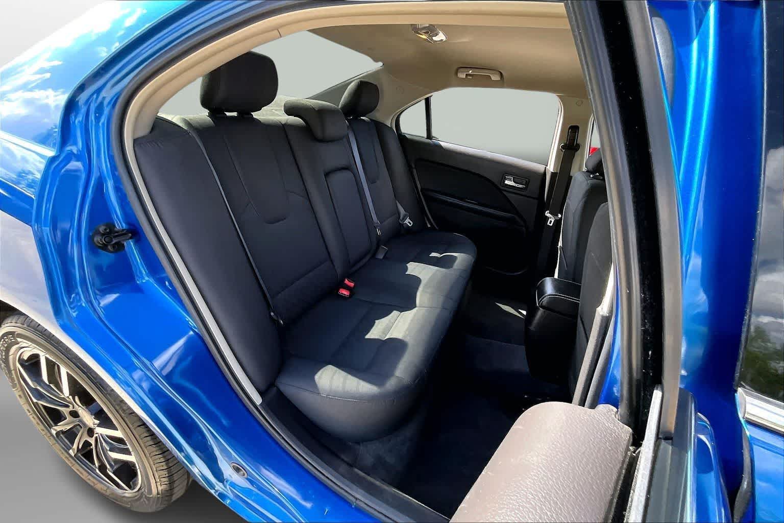 Thumbnail: 2011 Ford Fusion - 24