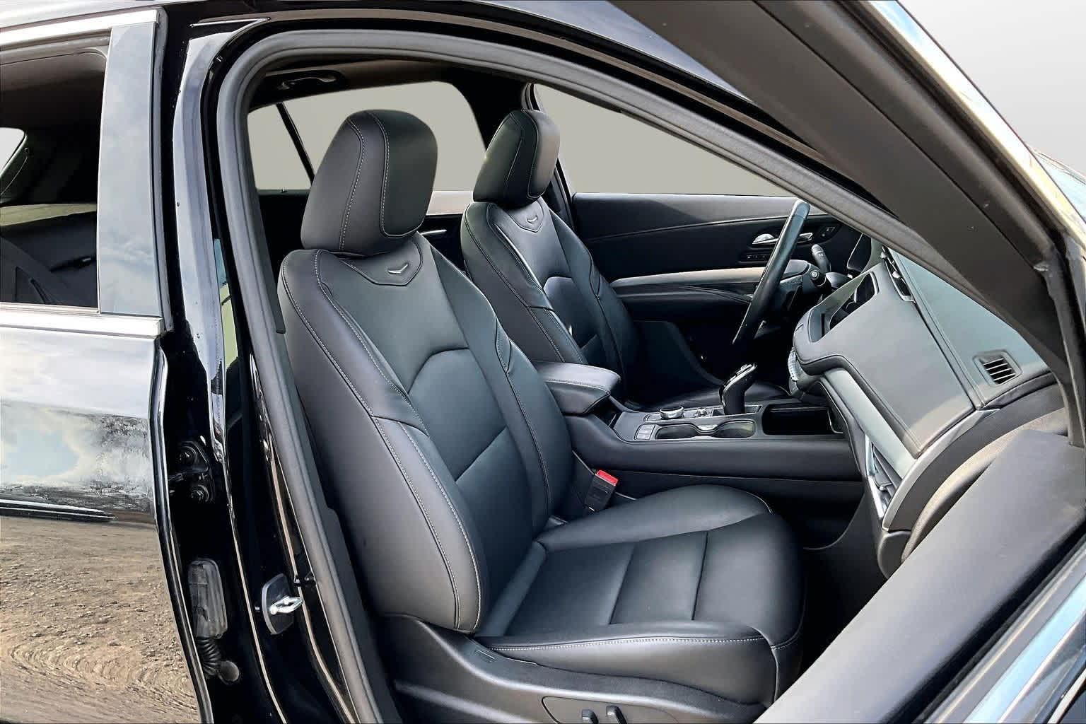 Thumbnail: 2022 Cadillac XT4 - 7