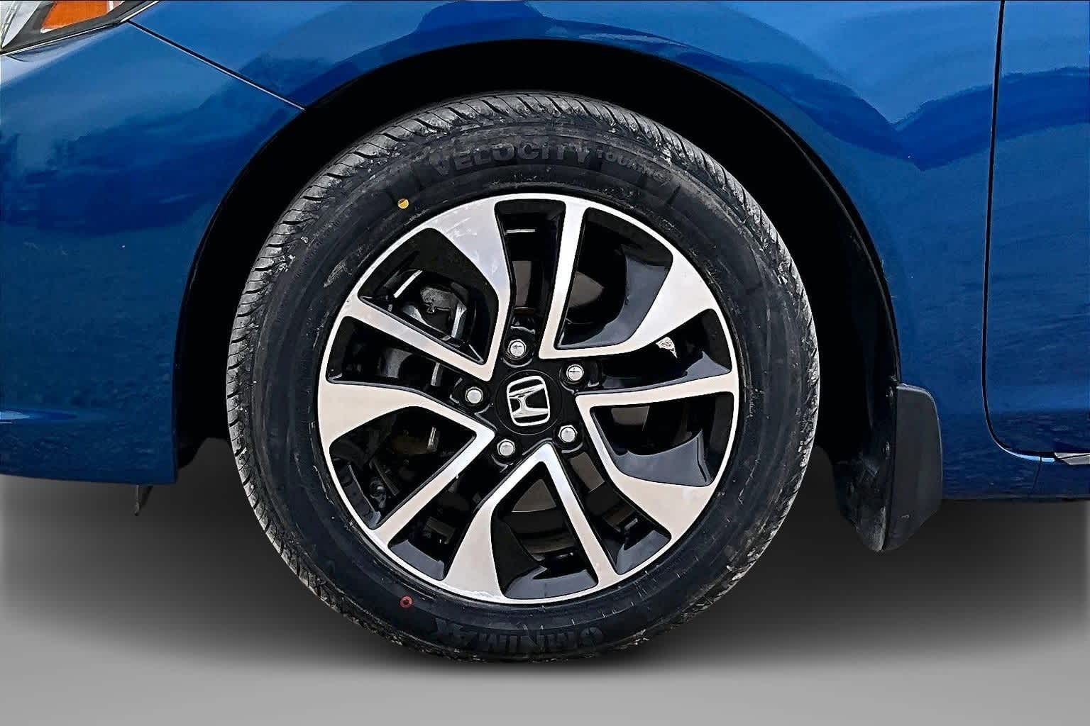 Thumbnail: 2015 Honda Civic - 8