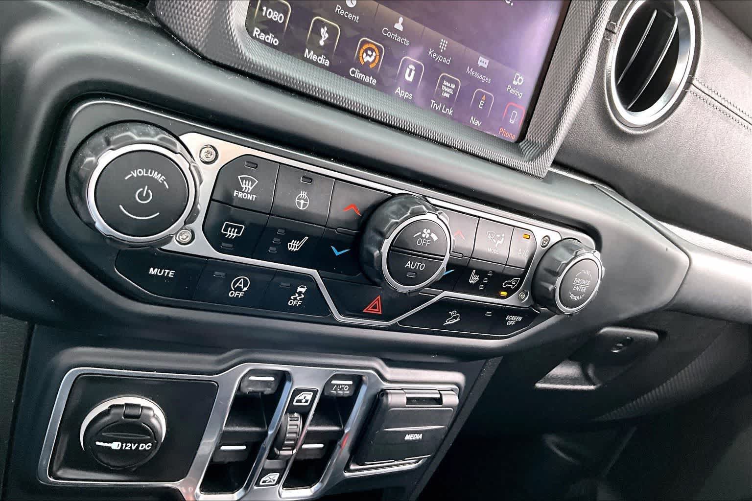 Thumbnail: 2019 Jeep Wrangler - 23