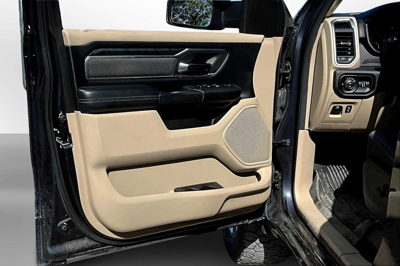 Thumbnail: 2019 RAM 1500 - 15