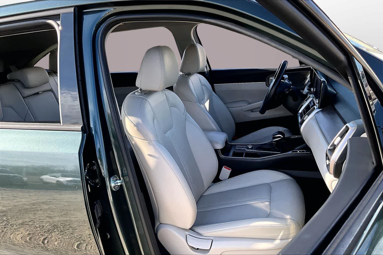 Thumbnail: 2022 Kia Sorento - 7