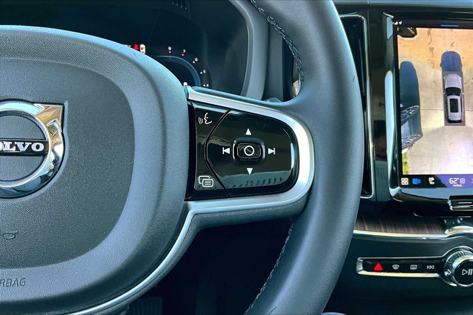 Thumbnail: 2023 Volvo XC60 - 21