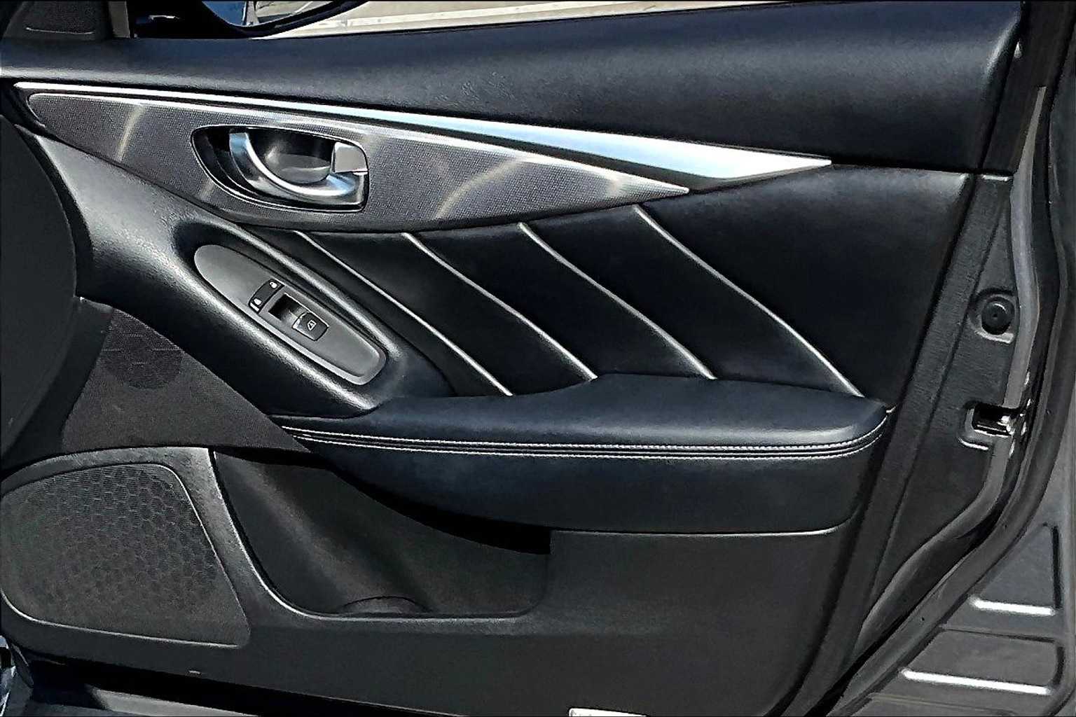 Thumbnail: 2017 INFINITI Q50 - 18