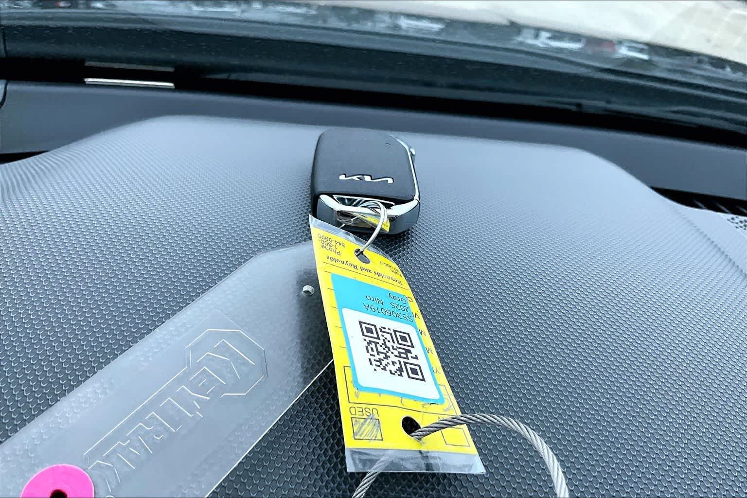 Thumbnail: 2025 Kia Niro - 8