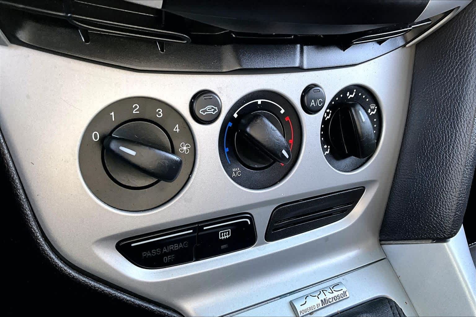 Thumbnail: 2014 Ford Focus - 24