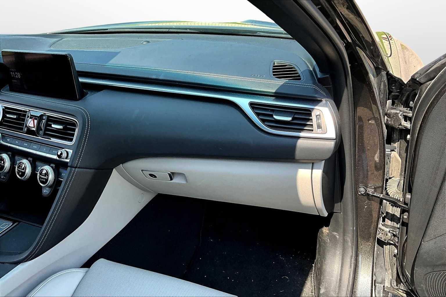 Thumbnail: 2023 Genesis G70 - 15