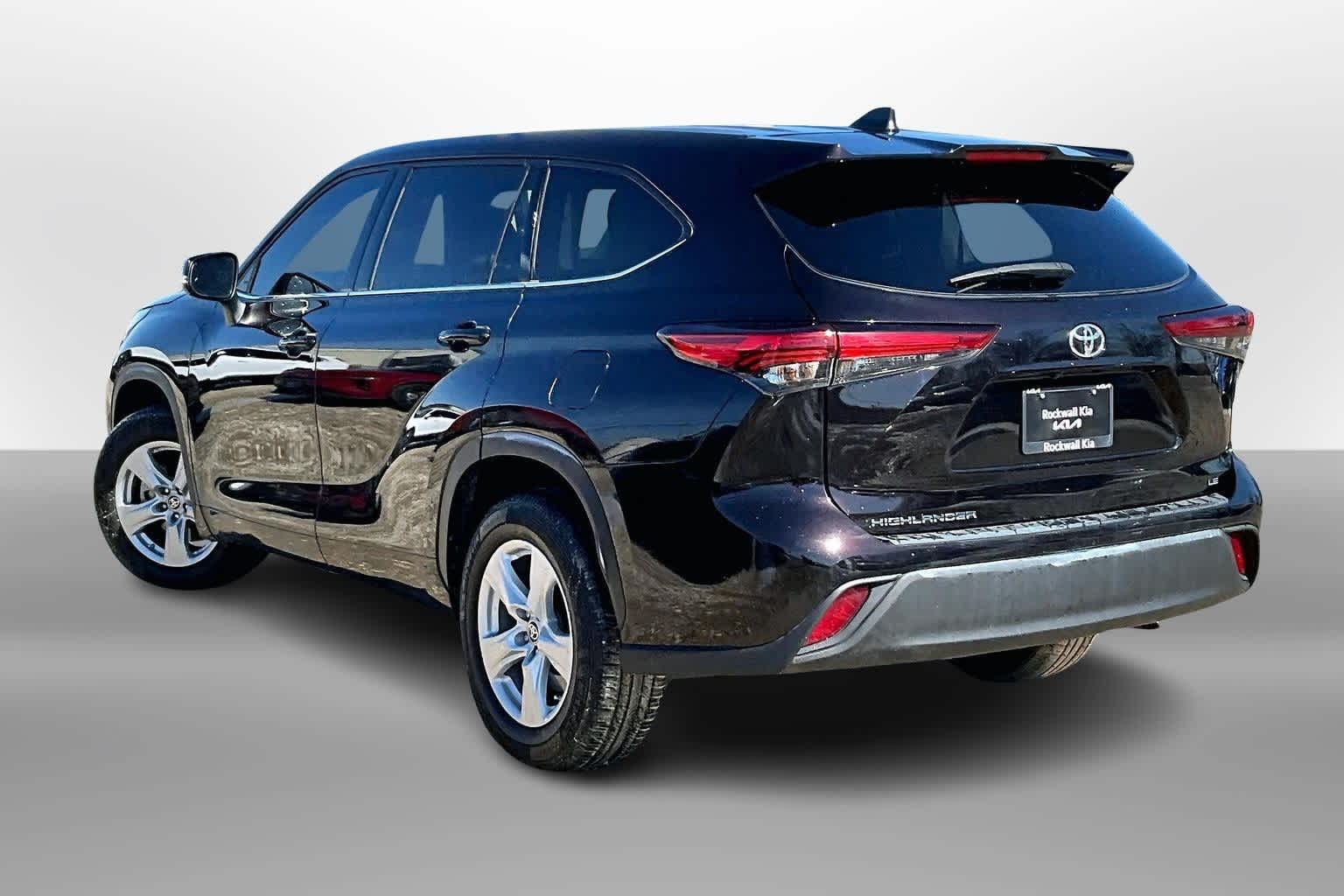 Thumbnail: 2022 Toyota Highlander - 9