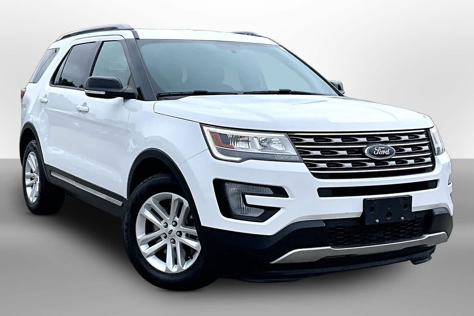 Thumbnail: 2017 Ford Explorer - 10