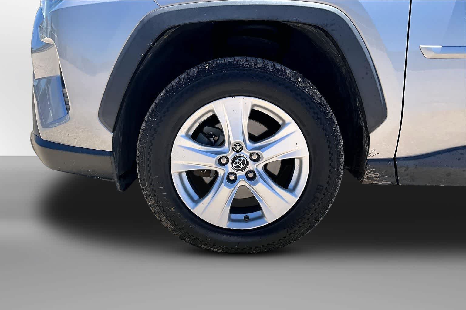 Thumbnail: 2019 Toyota RAV4 - 6
