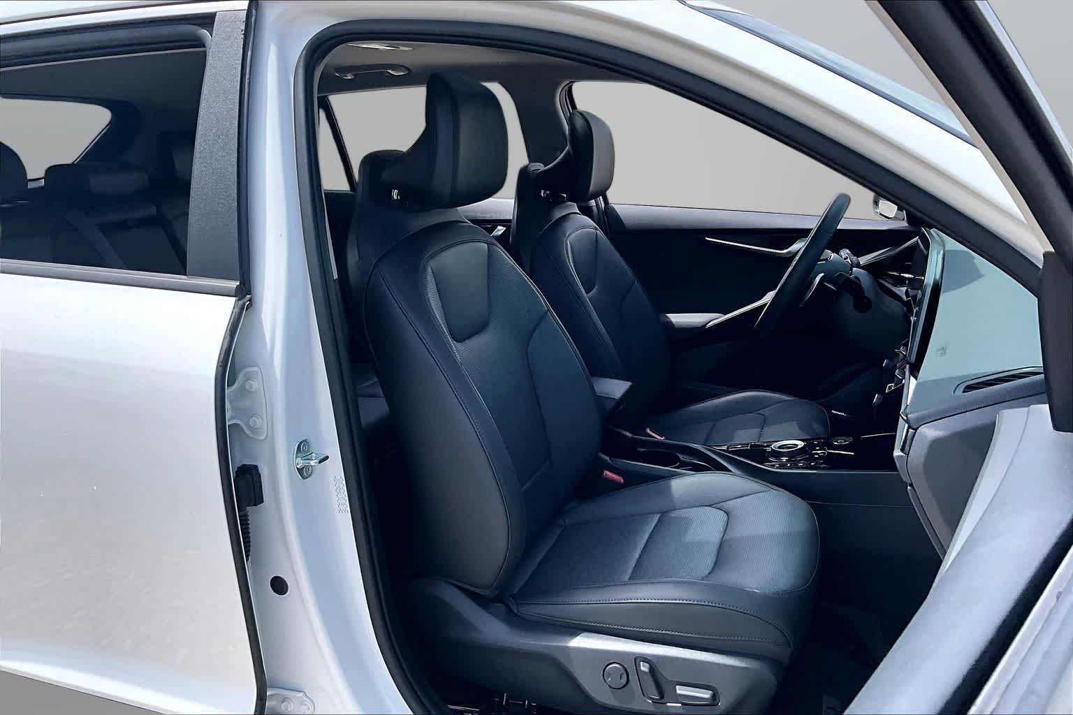 Thumbnail: 2024 Kia Niro - 6