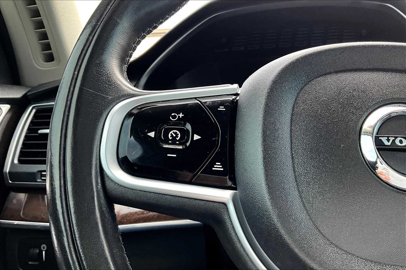Thumbnail: 2019 Volvo XC90 - 19