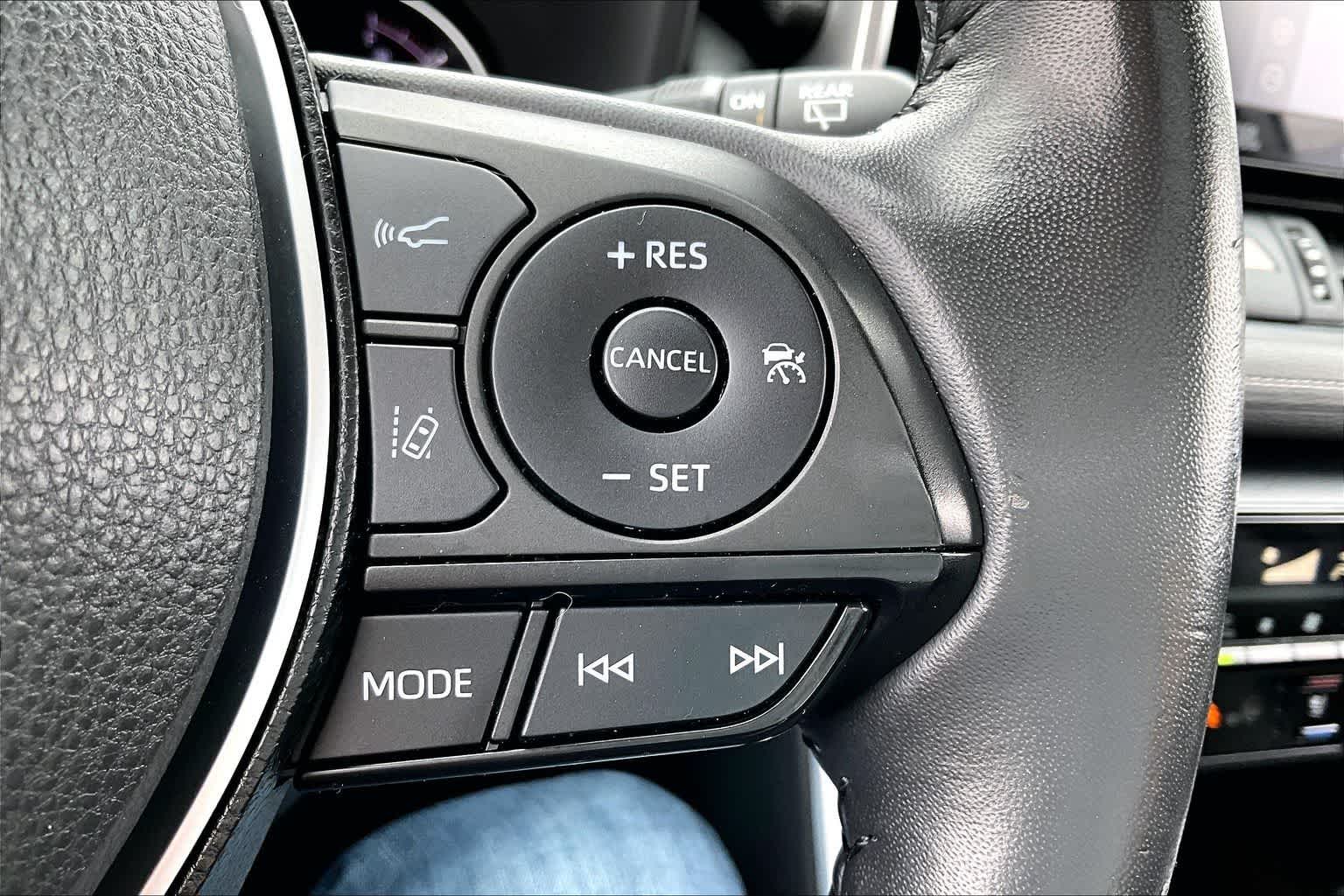 Thumbnail: 2019 Toyota RAV4 - 18