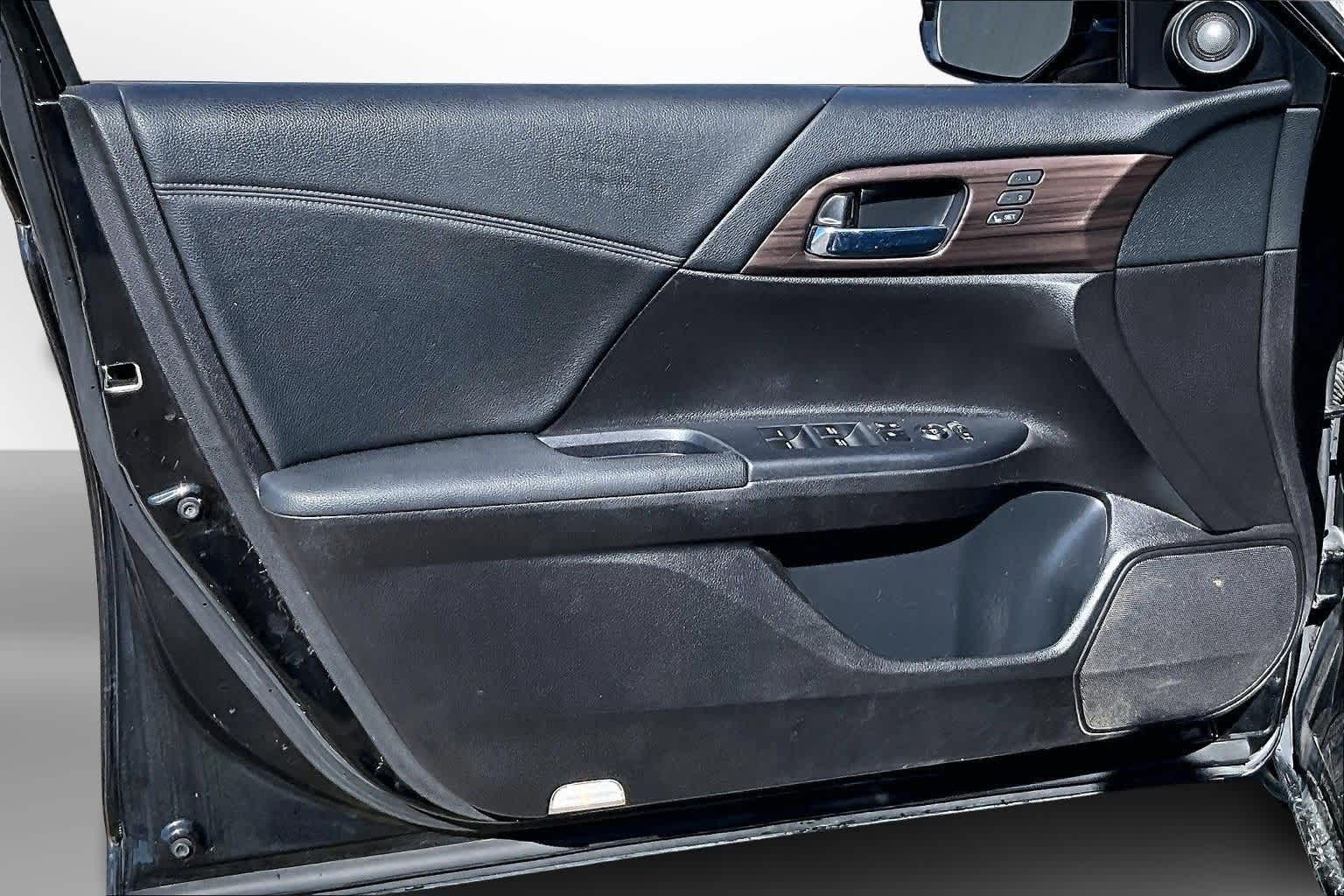 Thumbnail: 2017 Honda Accord - 15